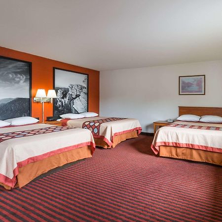 Super 8 By Wyndham Dumfries/Quantico Hotel Exterior photo
