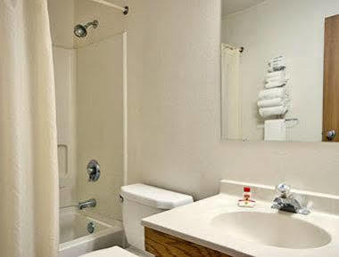 Super 8 By Wyndham Dumfries/Quantico Hotel Exterior photo